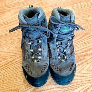Vasque youth size five waterproof hiking boots